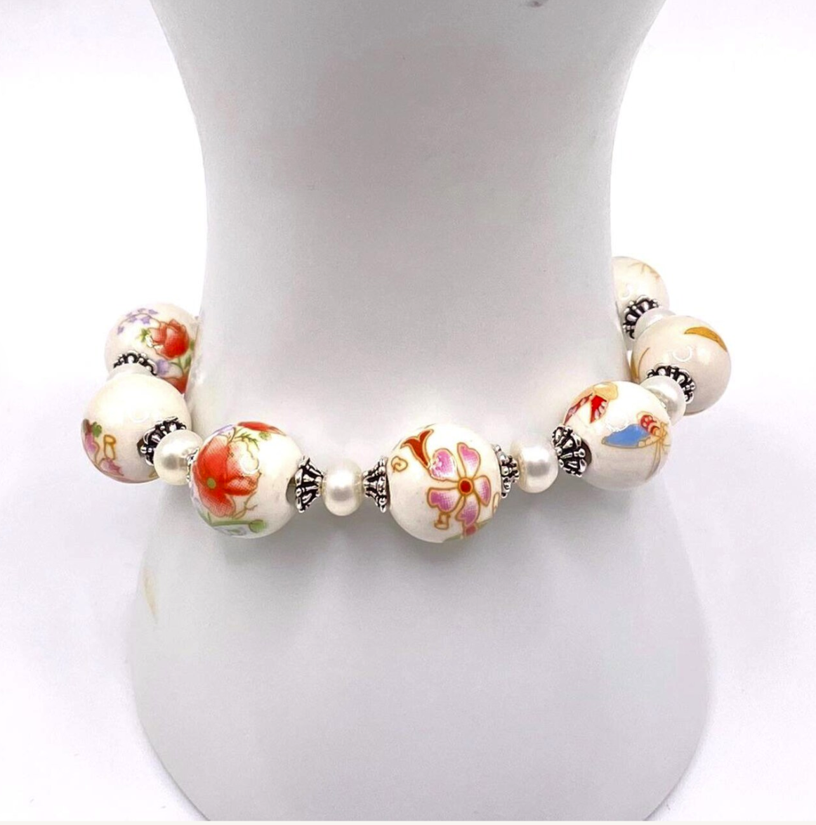 White Floral Porcelain and Freshwater Pearl Bracelet