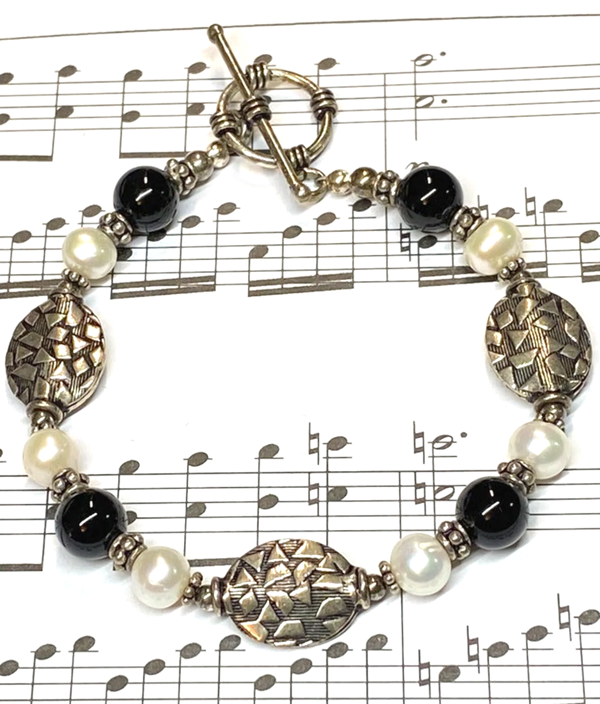 Onyx & White Freshwater Pearl Bracelet with Bali Silver Beads